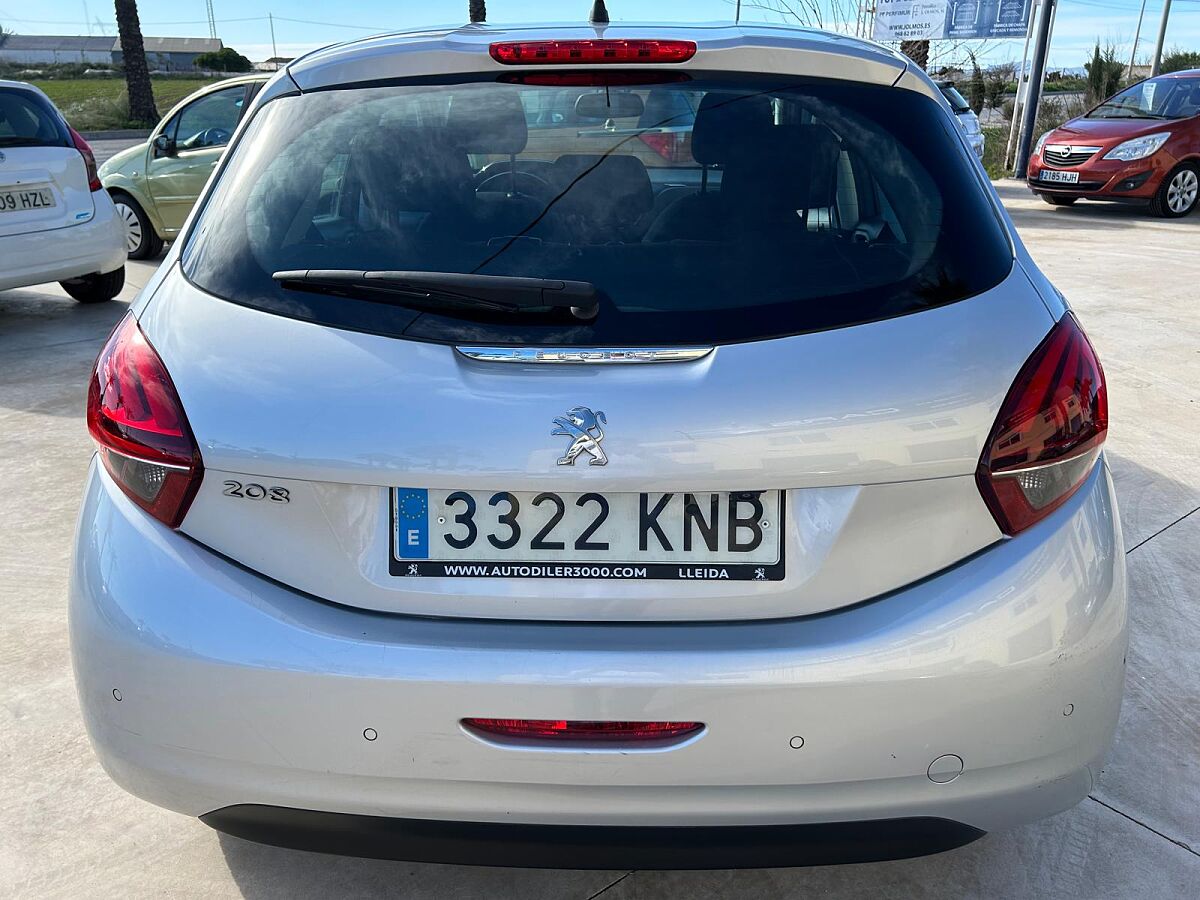 PEUGEOT 208 ALLURE 1.2 E-THP AUTO SPANISH LHD IN SPAIN 71000 MILES SUPERB 2018